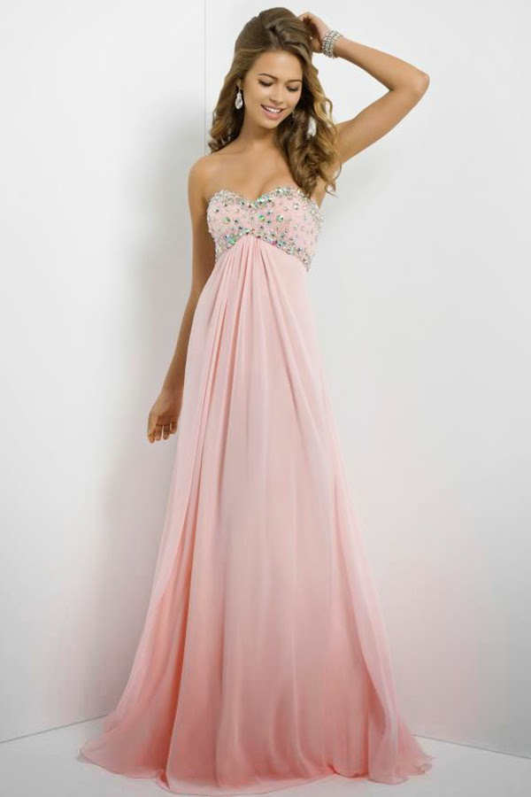 Asombrosos vestidos de gala para embarazadas | AquiModa.com
