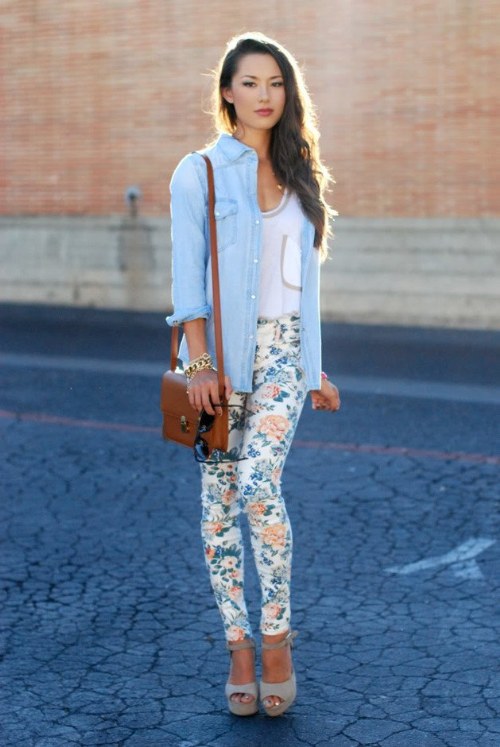 outfits pantalones de estampados verano