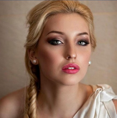 peinados y maquillajes para novias rubias