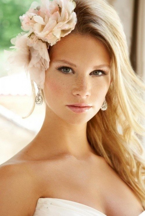 peinados y maquillajes para novias rubias
