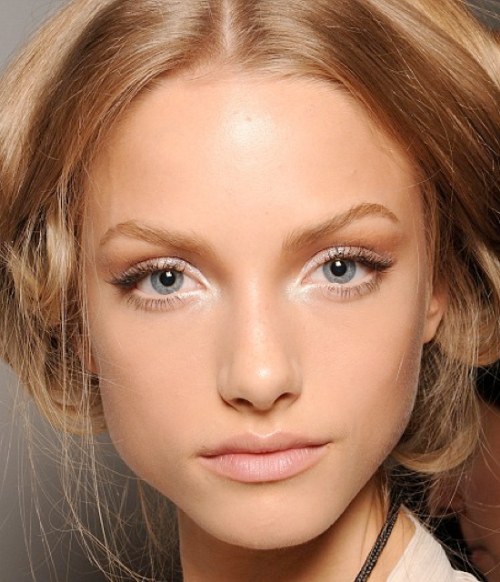 peinados y maquillajes para novias rubias