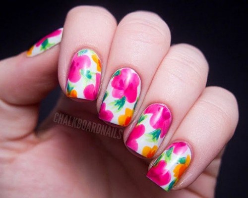 diseños florales para uñas