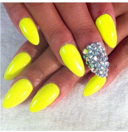 diseños para uñas color amarillas