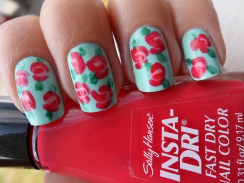 uñas con diseños de flores