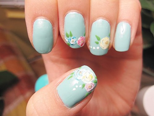 uñas con diseños de flores
