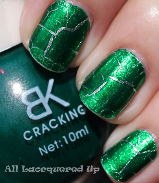 diseños uñas otoño color verde esmeralda