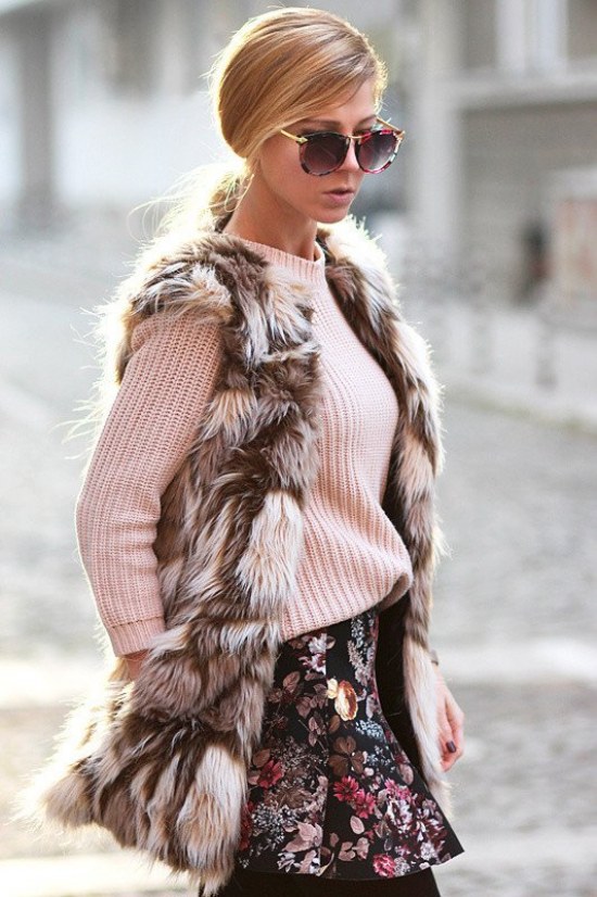 outfits con sueteres tejidos moda otoño