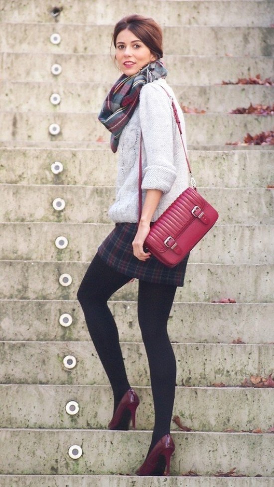 outfits con sueteres tejidos moda otoño