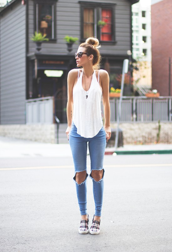 jeans rotos rodillas outfits