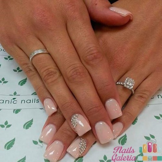 diseños studs uñas manicure