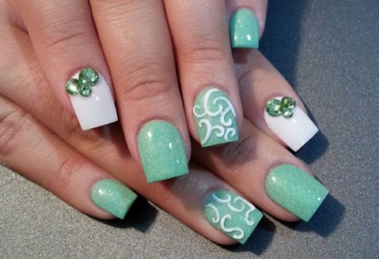 diseños uñas verde trebol