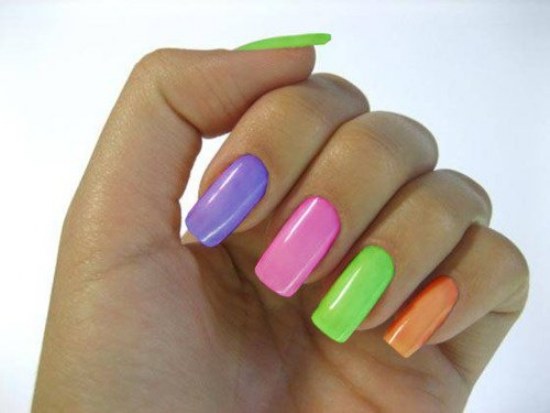 uñas color pastel diseños