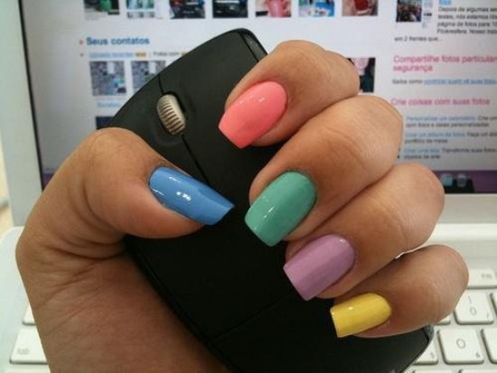 uñas color pastel diseños