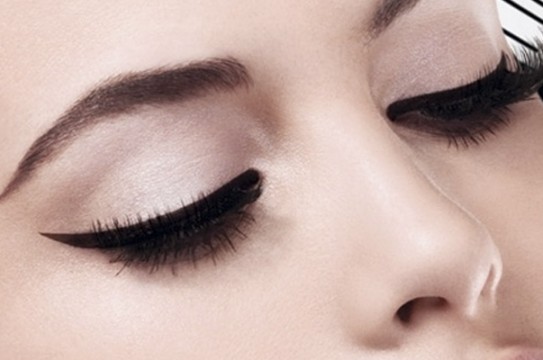 maquillaje estilo cat eye