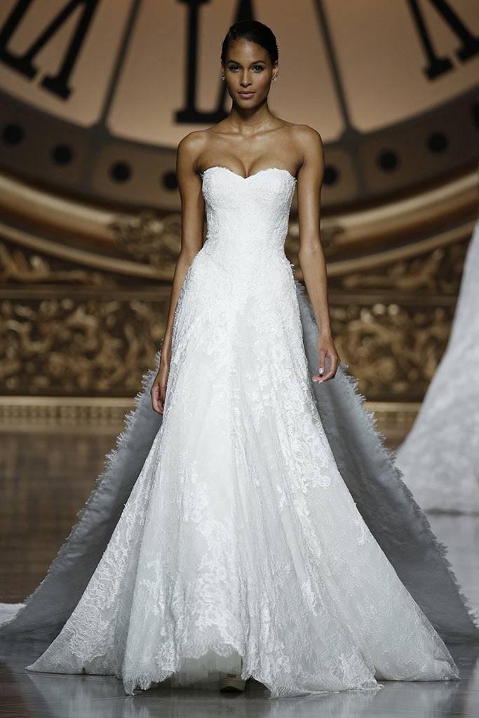 vestidos de novia coleccion barcelona bridal week 2015