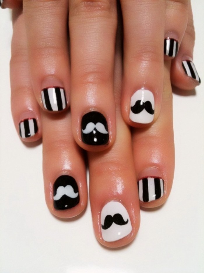 mostacho uñas