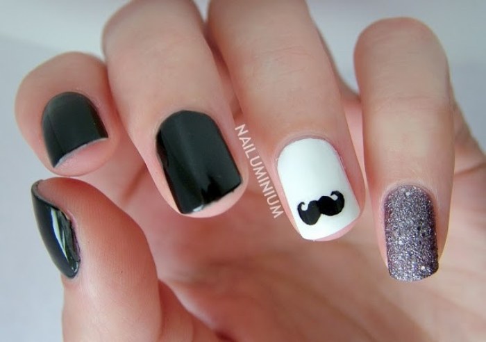 mostacho uñas