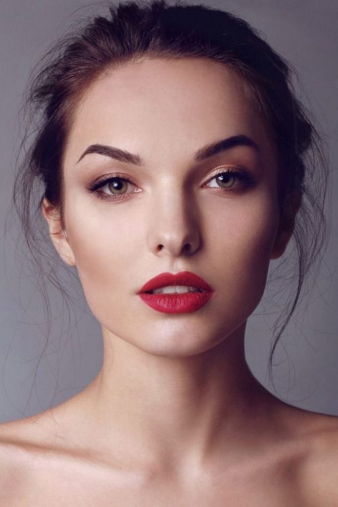 El color de labios rojos es la última moda del 2016 | AquiModa.com