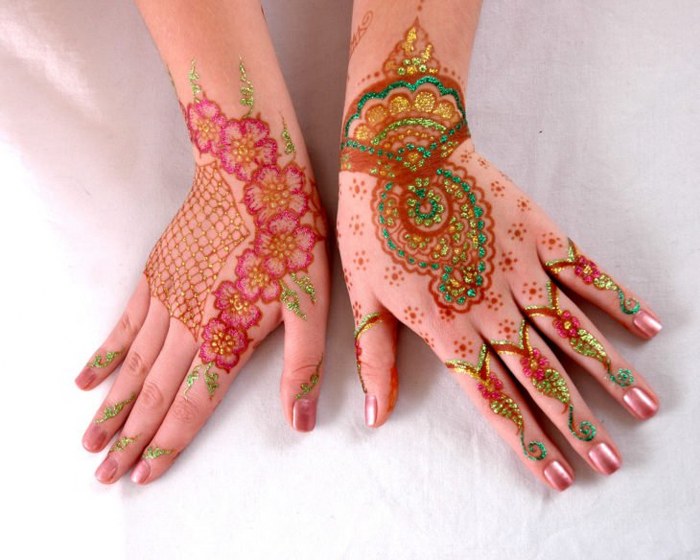 Brillantes tatuajes de henna que se convertirán en tu accesorio favorito