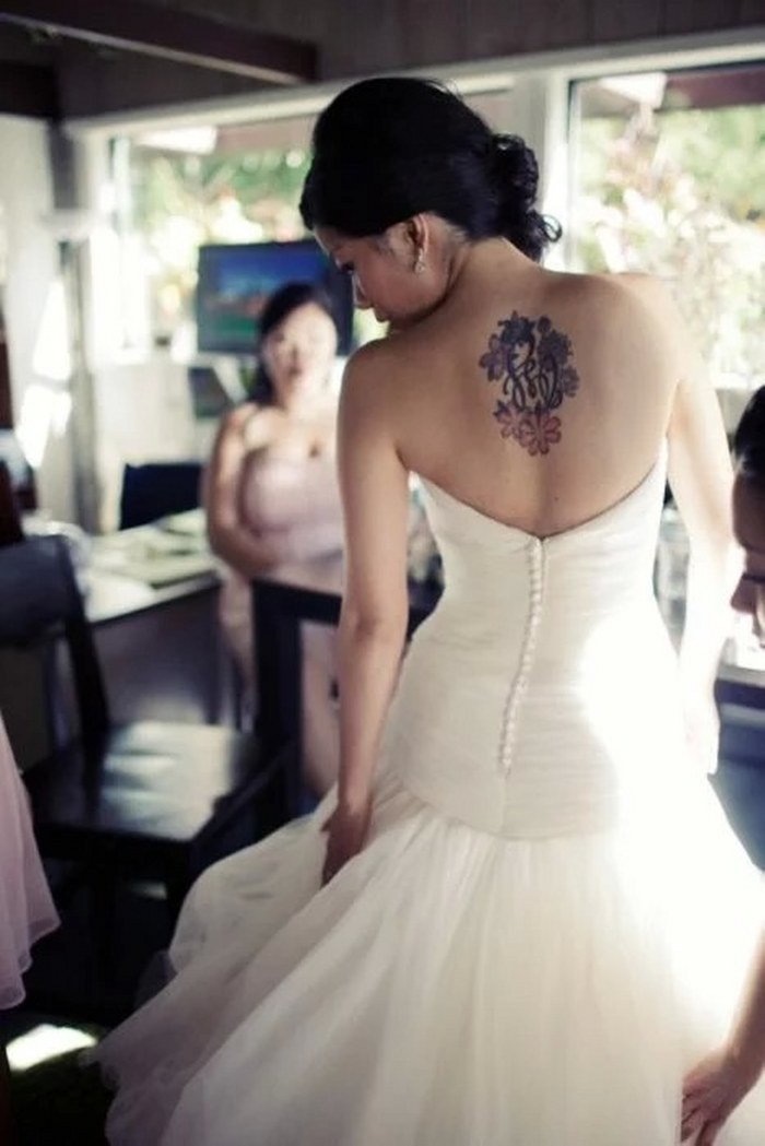 Estas novias te enseñarán cómo puedes usar tus tatuajes el día de tu boda