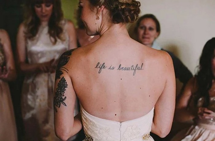 Estas novias te enseñarán cómo puedes usar tus tatuajes el día de tu boda