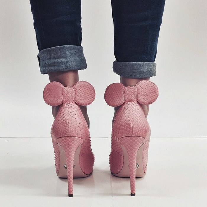 Estos tacones de Minnie Mouse, son lo que necesita toda amante de Disney