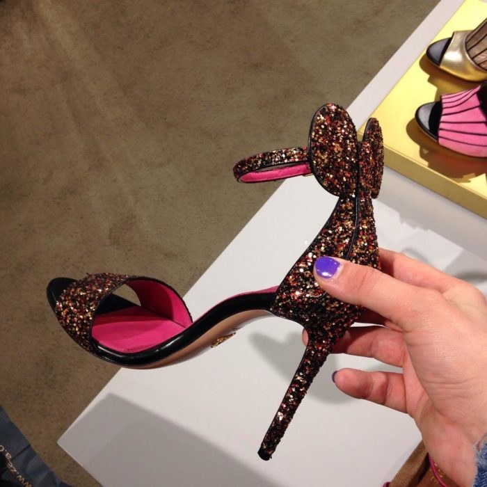 Estos tacones de Minnie Mouse, son lo que necesita toda amante de Disney