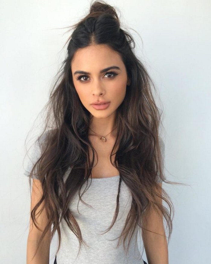 15 poderosas imágenes para dejar crecer tu cabello y que se convierta en tu mejor accesorio